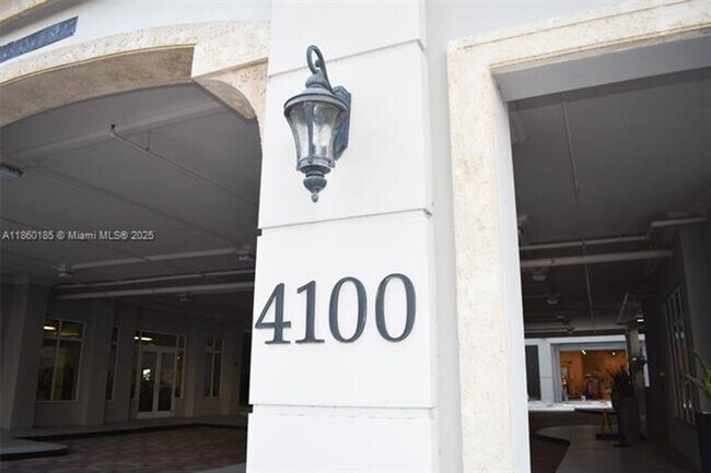Building Photo - 4100 Salzedo St