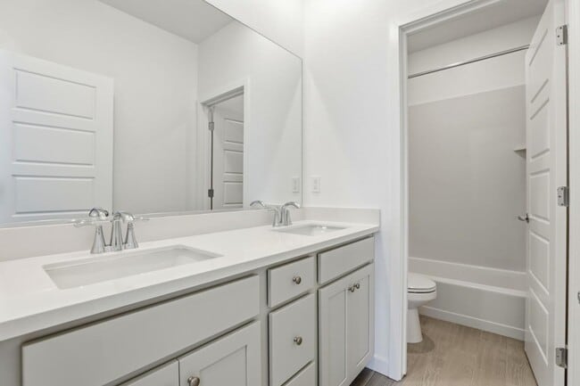 Building Photo - 3730 Benicia Ave