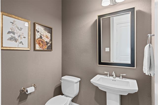 Building Photo - 1720 Rolling Heights Ln