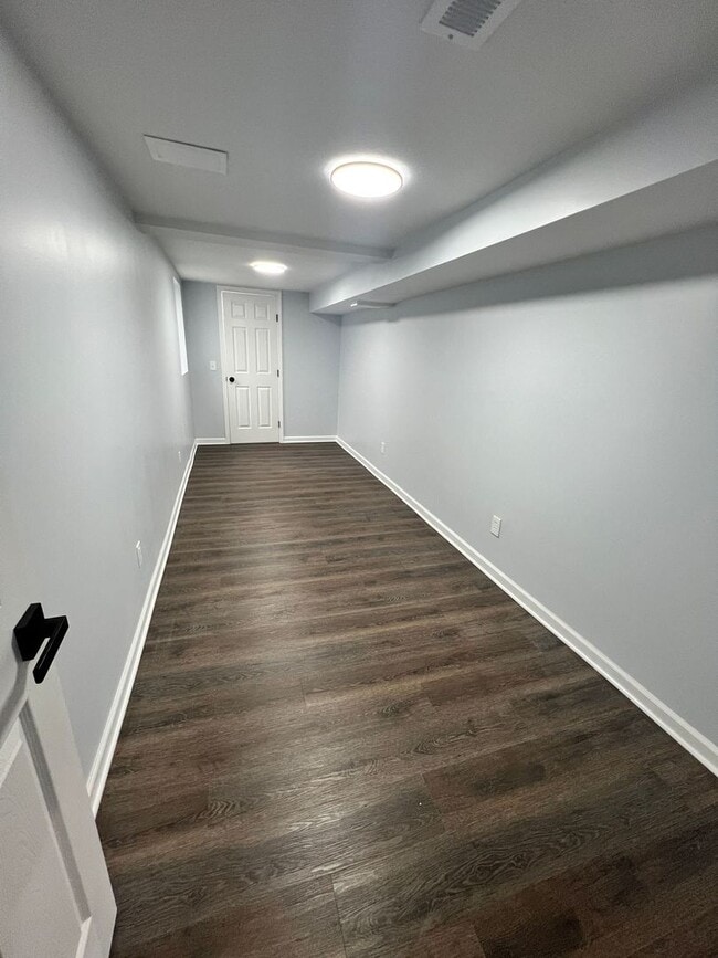 Building Photo - Move-In Ready 6-Bedroom Home in Raytown