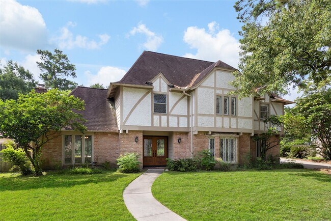 Building Photo - 8215 Winding Hill Ln