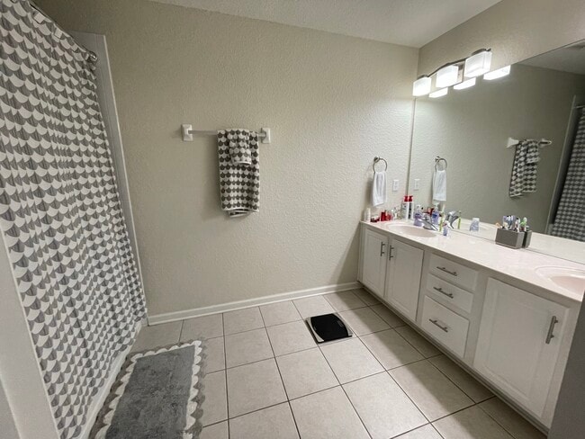 Building Photo - 3393 Shallot Dr