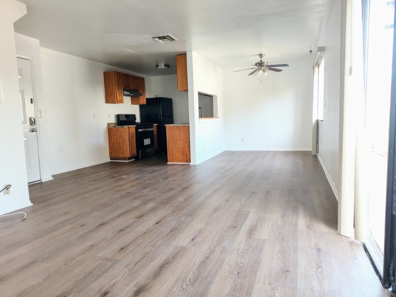 Building Photo - 14746 Delano St