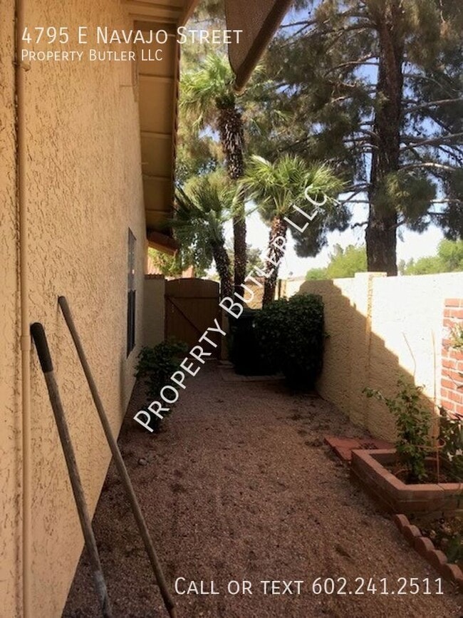 Building Photo - 4795 E Navajo St