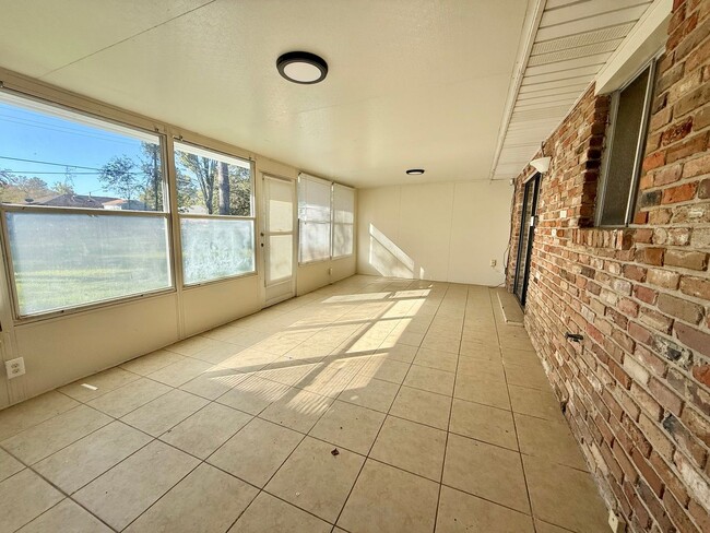 Building Photo - Home For Lease