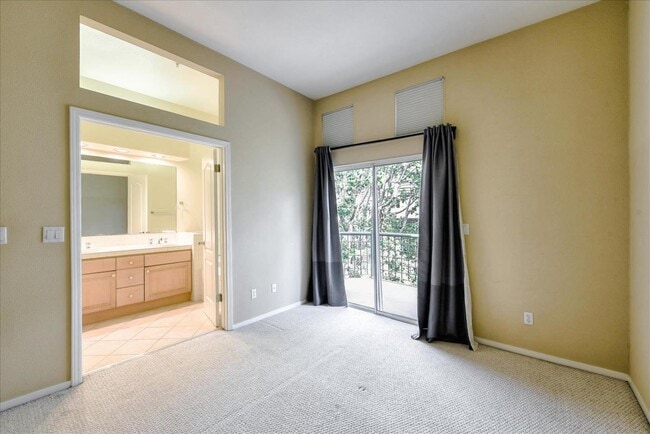 Building Photo - 990 Alpine Terrace