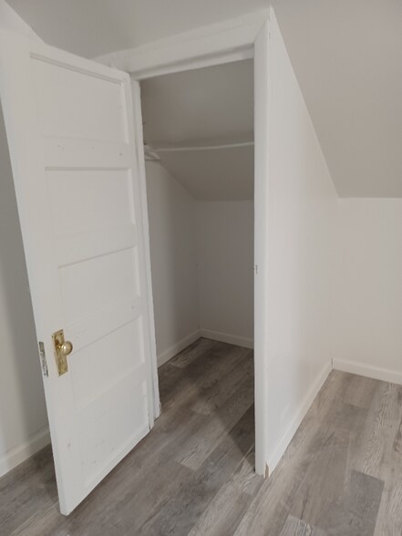 Building Photo - 92 Twiss St