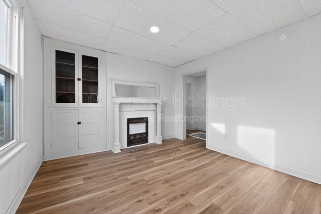 Building Photo - 604 Hart St