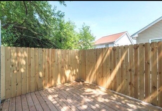 Deck - 5108 Bass Pl SE