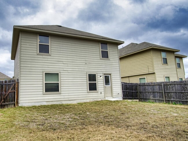 Building Photo - 10611 Goose Way