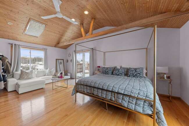 Building Photo - 5910 W Roscoe St