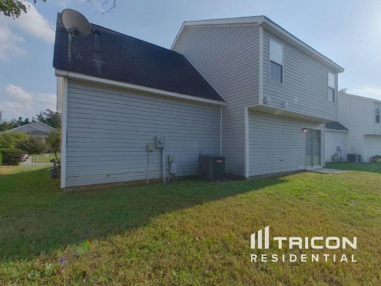 Building Photo - 11542 Stewarts Crossing Dr