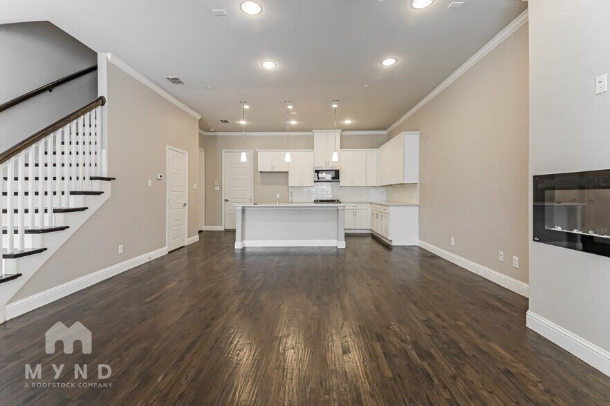 Building Photo - 2805 Lindale Dr