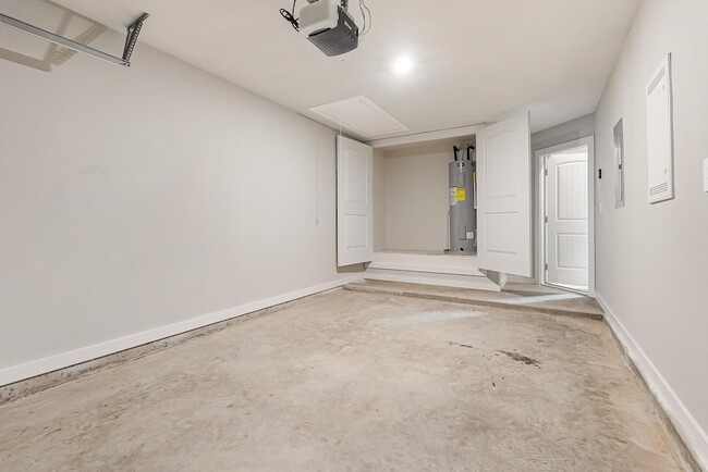 Building Photo - 2649 Baron Ave