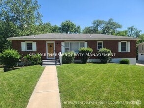 Building Photo - 6703 NW Evelyn-