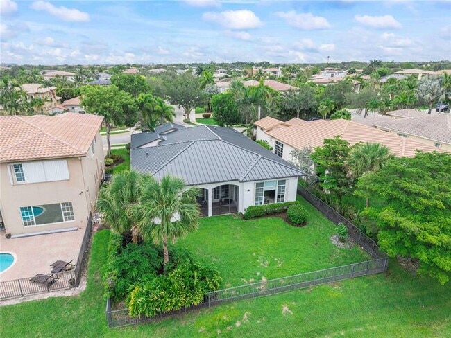 Building Photo - 10980 NW 78th Pl