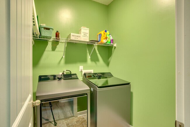 Building Photo - 328 Adobe Ln