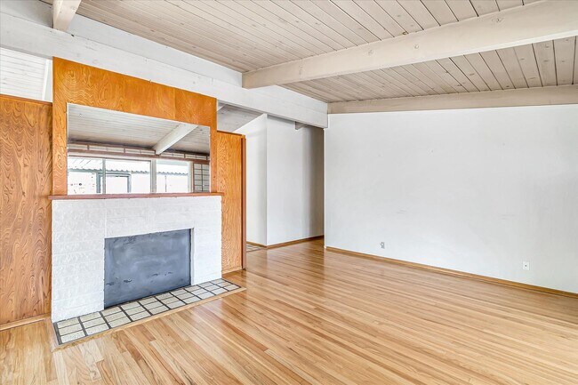 Building Photo - 3 Bedroom 2 Bath Home located in Palo Alto's Palo Verde Neighborhood!