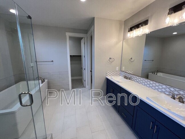 Building Photo - 2176 Selway Dr