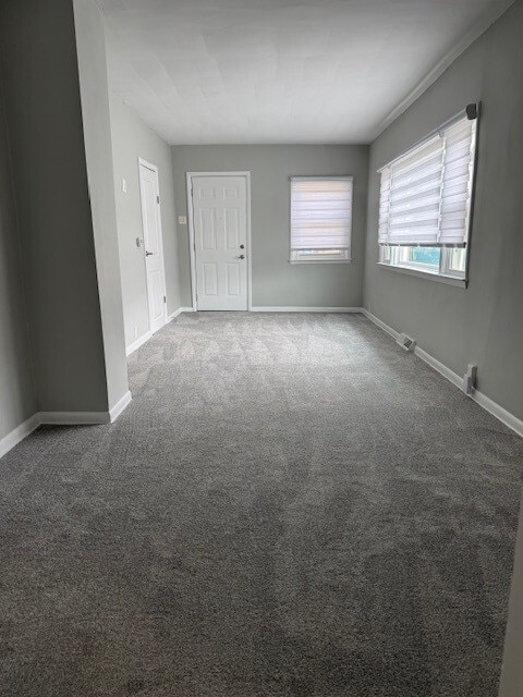 Building Photo - 67 Hill Rd N