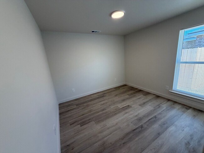 Building Photo - 10311 Harvest Ln