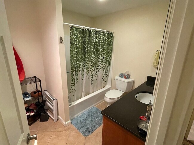 Building Photo - 110 Strathmore Rd