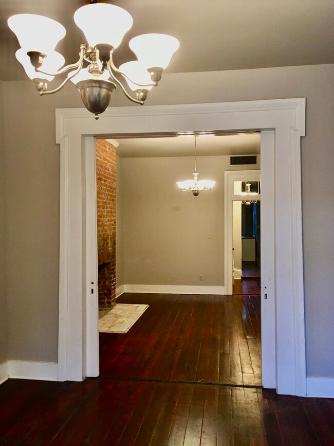 Building Photo - 1430 Melpomene St