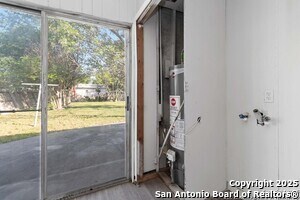 Building Photo - 425 W Aviation Blvd