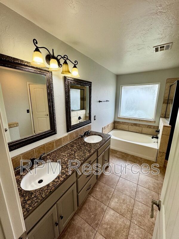 Building Photo - 8205 NW 83rd Terrace