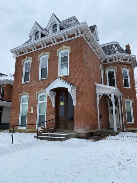 Building Photo - 183 S Paint St