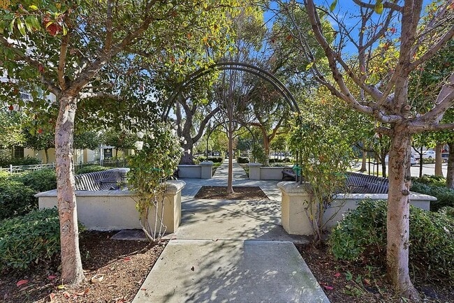 Building Photo - 40203 Antigua Rose Terrace