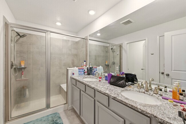 Building Photo - Modern 3-Bed 2.5-Bath Home on Corner Lot i...