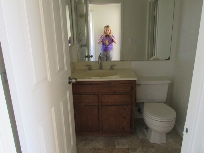 Building Photo - 5271 Bishop St