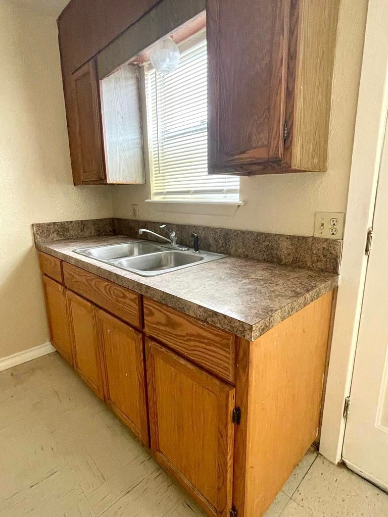 Building Photo - 712 E Sugarcane Dr