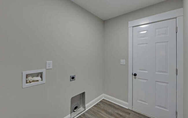 Building Photo - 43 Privet Dr