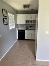 Building Photo - 105 Spring Lake Ct