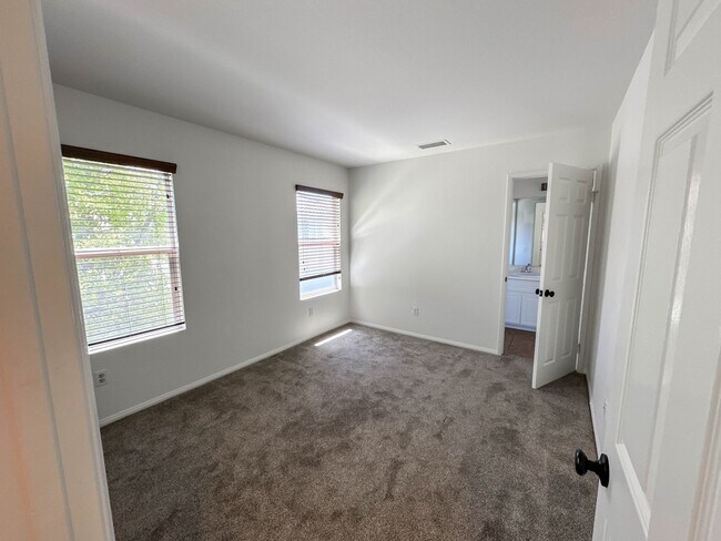 Building Photo - 24623 Montevista Cir