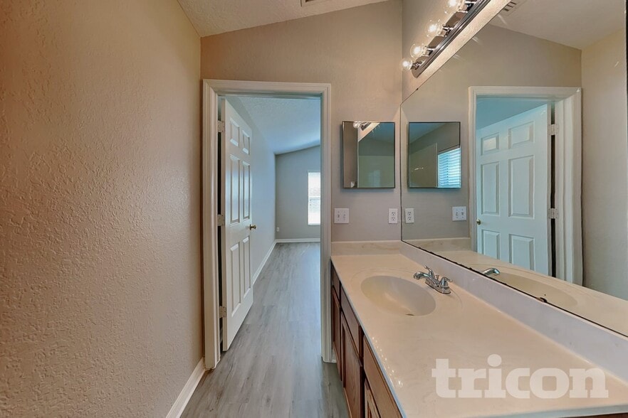 Building Photo - 3111 Buckeye Point Dr