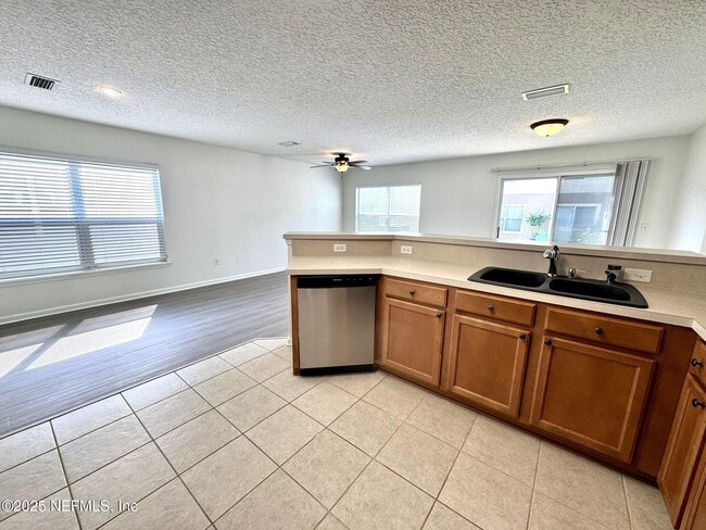 Building Photo - 1500 Calming Water Dr