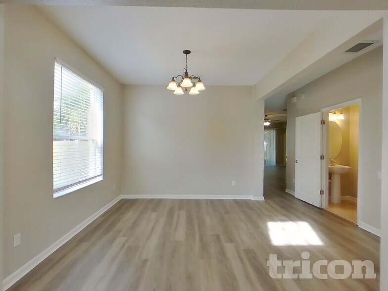 Building Photo - 13309 Fernow St