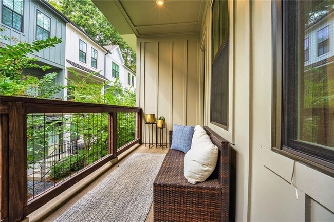 Building Photo - 305 Dilbeck Cir