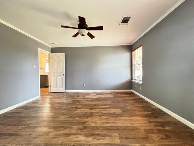 Building Photo - 1702 McDowell Bend