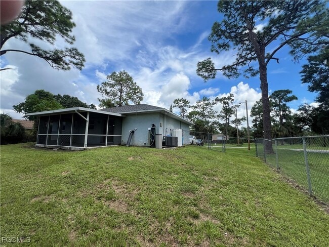 Building Photo - 411 Willard Ave