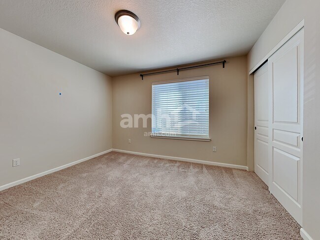 Building Photo - 3208 NE 75th St