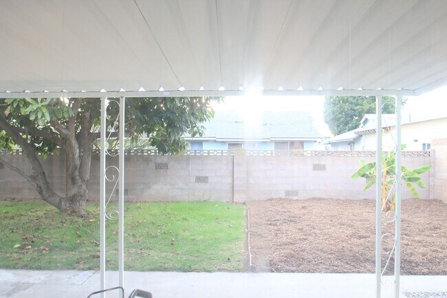 Building Photo - Charming 3-Bedroom Home with Spacious Layo...