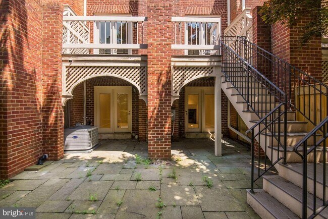 Building Photo - 4004 Highwood Ct NW