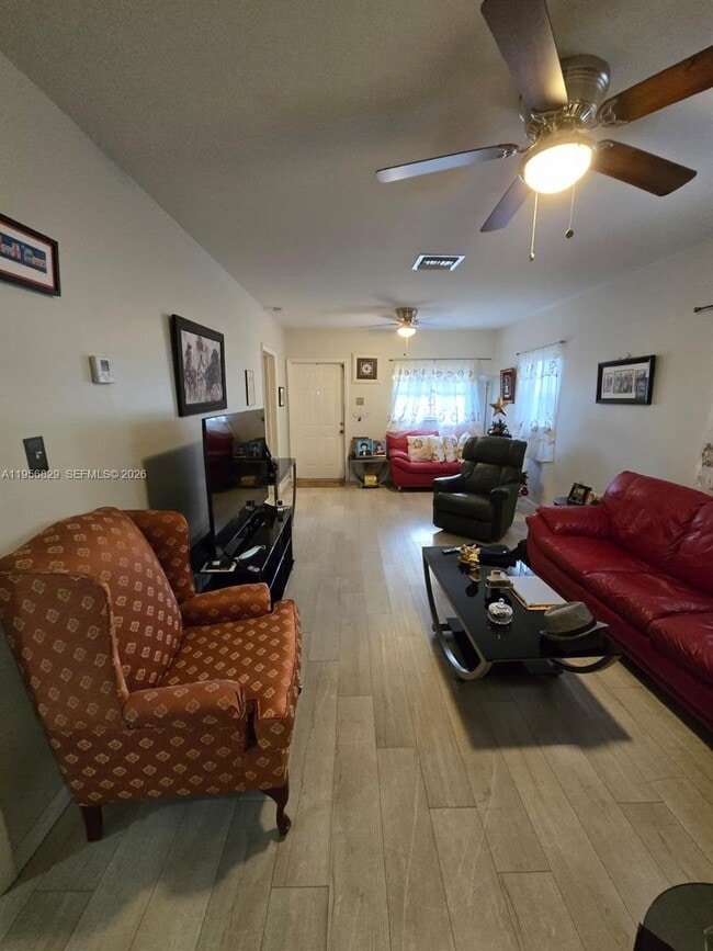 Building Photo - 3083 SW 17th St