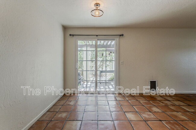 Building Photo - 8638 S 51st St