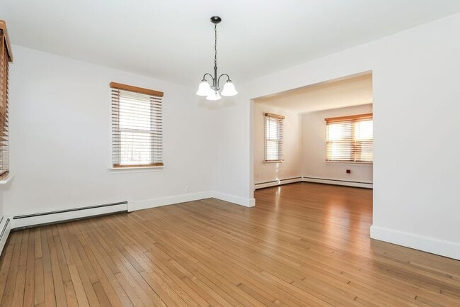 Building Photo - 525 Lonely Cottage Rd