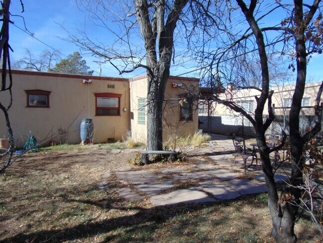 Building Photo - 123 Sombrio Dr
